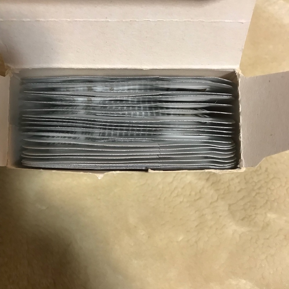 Samples of Sisleya Eye And Lip Contour Cream